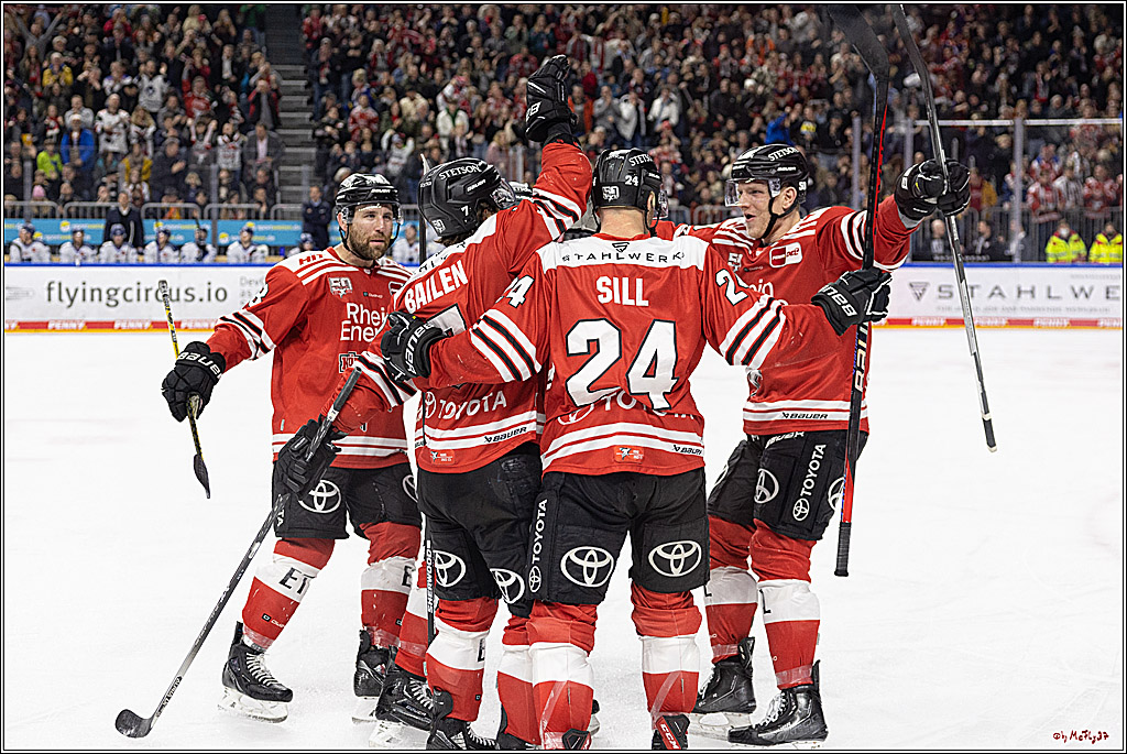 PENNY DEL;  Koelner Haie - Straubing Tigers; Koeln, 28.12.2022